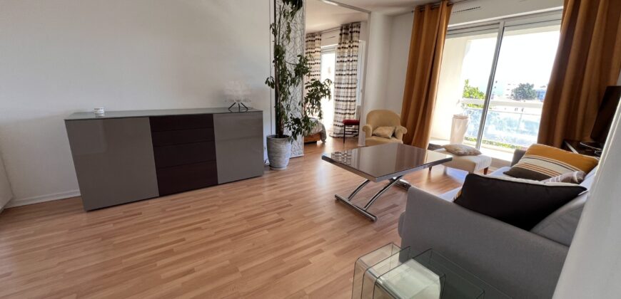 Biarritz- Location Meublée à l&rsquo;Année – T2 avec Terrasse et Parking