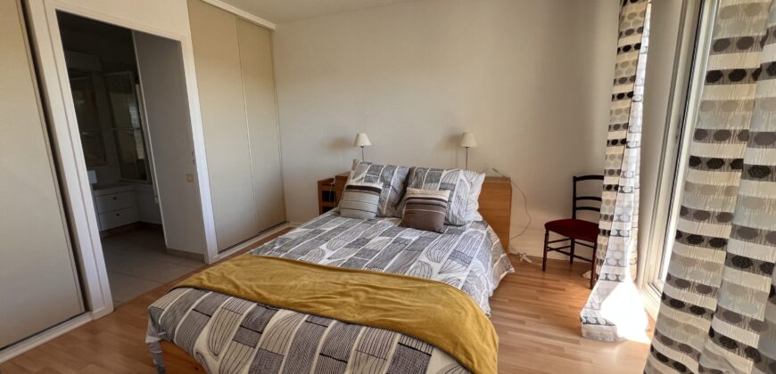 Biarritz- Location Meublée à l&rsquo;Année – T2 avec Terrasse et Parking